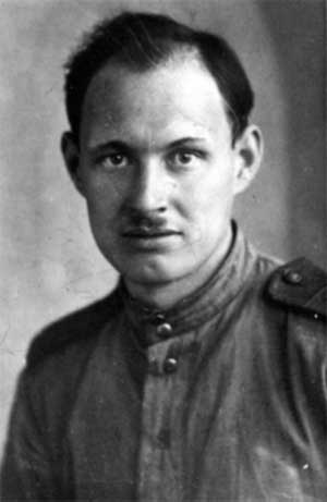 Фёдор Петрович – солдат. Фотографировал майор Сердюков, 1945-й год, весна